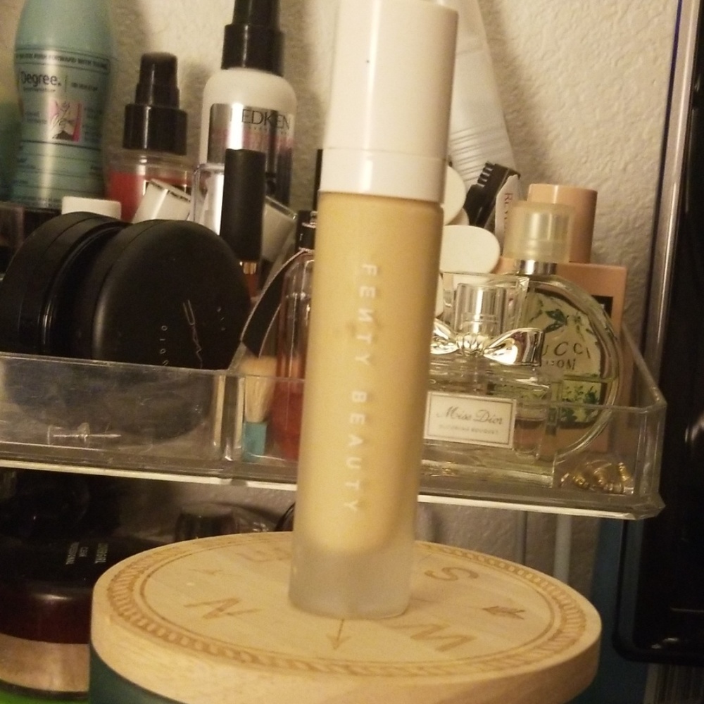 Fenty Beauty Pro Filt'r Foundation #140